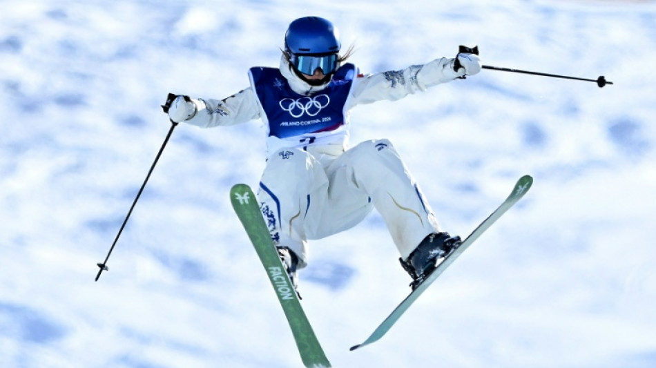  Eileen Gu makes history with Olympic freeski halfpipe gold  