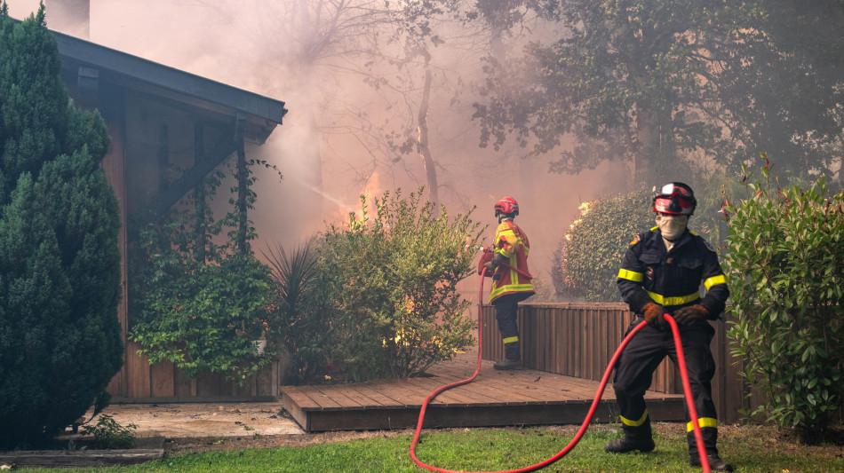  Francia, incendi stabili in Gironda ma si teme ondata di caldo e vento 