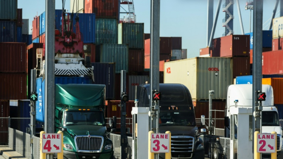  US trade deficit in goods widens to new record in 2025 