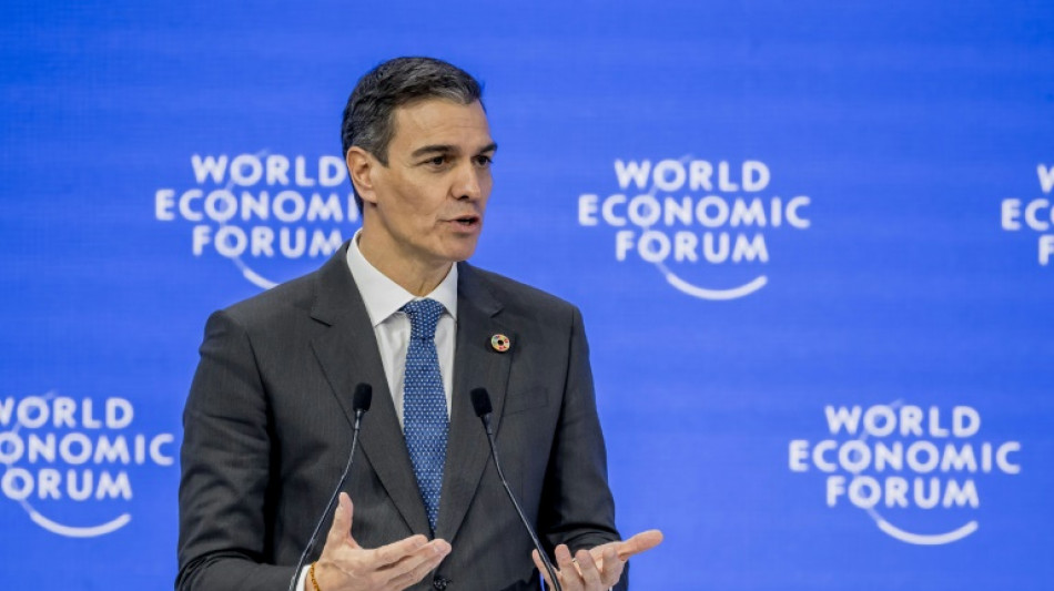 Pedro S&aacute;nchez pide acabar con el anonimato en las redes sociales, que da&ntilde;an la democracia