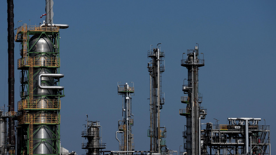  Unem, raffinerie italiane al 77% del tasso di utilizzo 