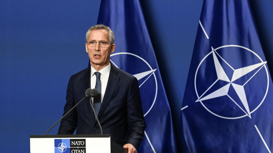 Stoltenberg: Nato discute lo schieramento di pi&ugrave; armi nucleari