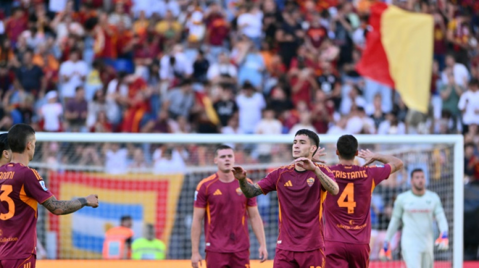 Roma beat Verona to join Napoli at Serie A summit