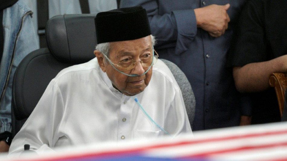  Malaysia's ex-PM Mahathir in hospital for observation 