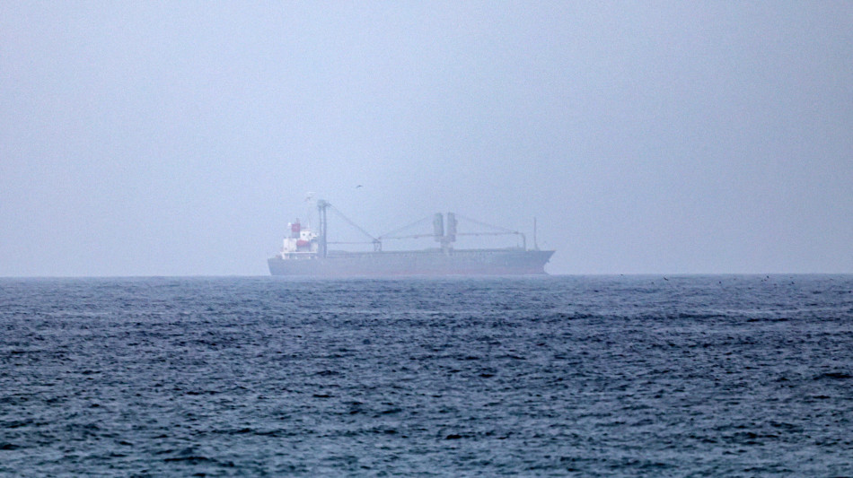  Petroliera degli Emirati Arabi attaccata nello Stretto di Hormuz 