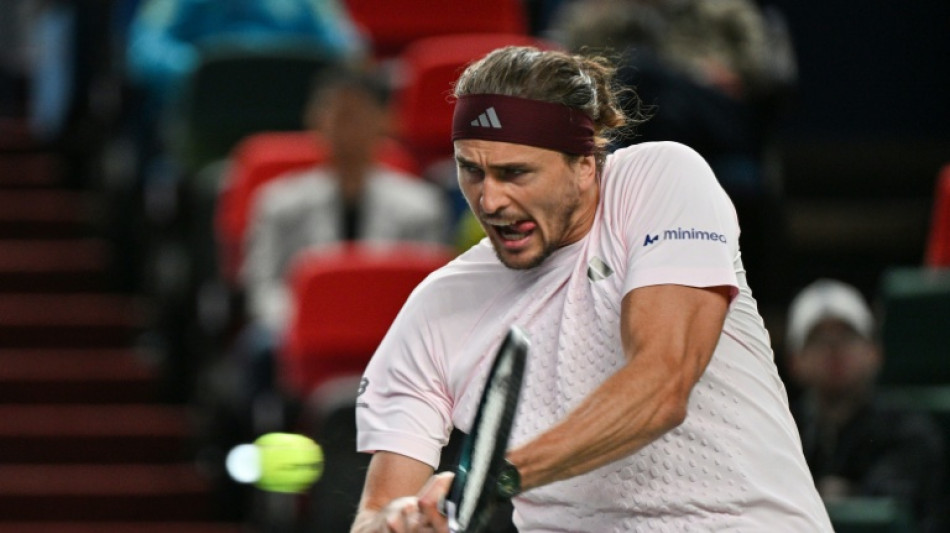  Zverev cruises past De Minaur to reach Shanghai semi-finals 