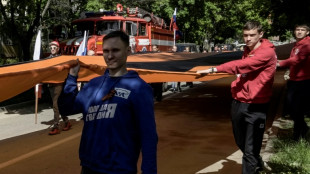Separatistas prorrusos marchan en la ciudad ucraniana de Mari&uacute;pol por el 9 de mayo