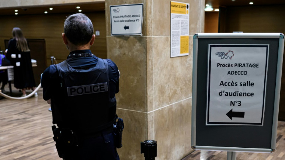 Piratage chez Adecco: le principal pr&eacute;venu, un "interm&eacute;diaire immature", plaide sa d&eacute;fense