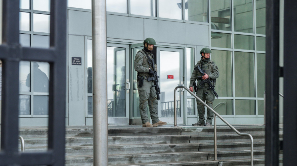  Maduro parla in spagnolo, 'sono io il presidente, sono innocente' 