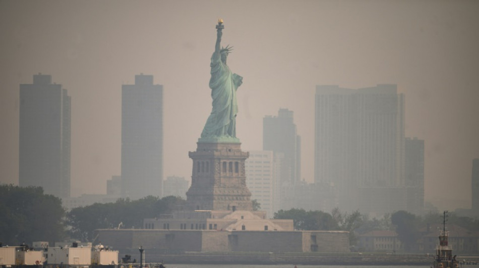 Brouillard orange et air irrespirable &agrave; New York &agrave; cause d'incendies au Qu&eacute;bec