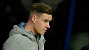 Ter Stegen passa por cirurgia "satisfat&oacute;ria" para les&atilde;o lombar