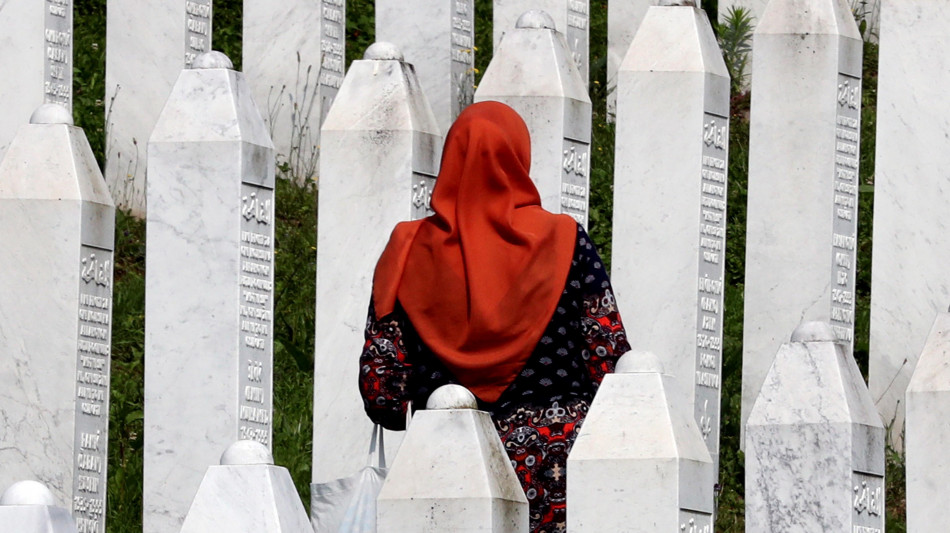 30/mo Srebrenica, in migliaia al Cimitero Memoriale di Potocari