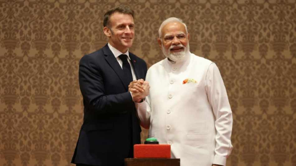  Macron llega a India con la mira puesta en un importante contrato de venta de aviones de combate 