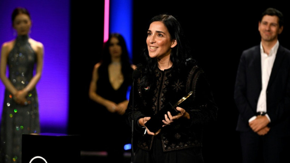  Alauda Ruiz de Az&uacute;a, la directora que filma "la complejidad" de la vocaci&oacute;n religiosa 