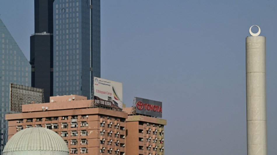  Le "Toyota Building", t&eacute;moin de la transformation de Duba&iuml;, bient&ocirc;t d&eacute;moli 