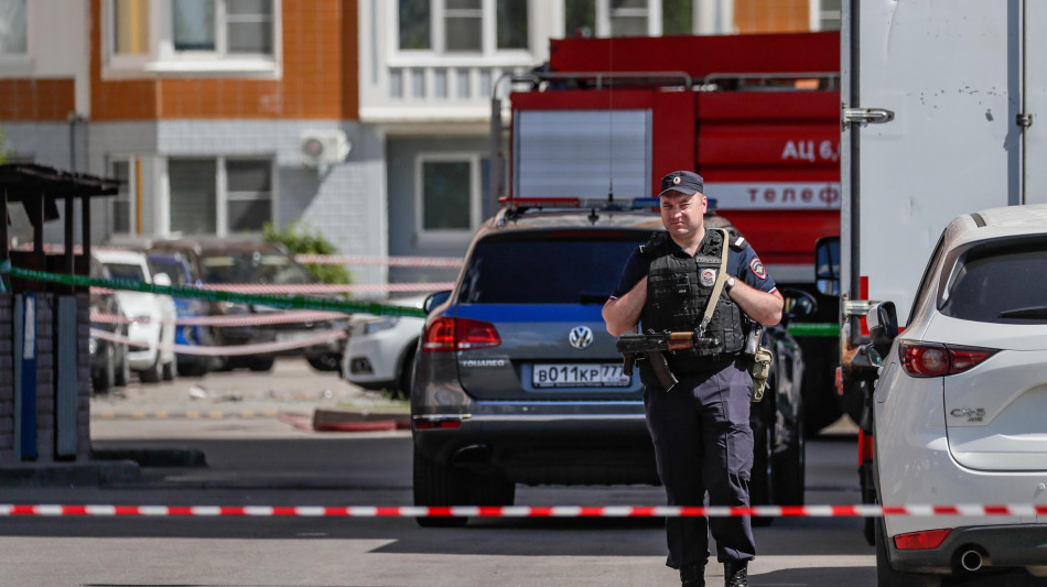  ++ Esplosione in un caff&egrave; a Mosca, 3 morti e 15 feriti ++ 