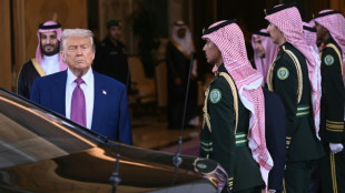 Trump rencontre le pr&eacute;sident syrien apr&egrave;s avoir lev&eacute; les sanctions contre Damas 