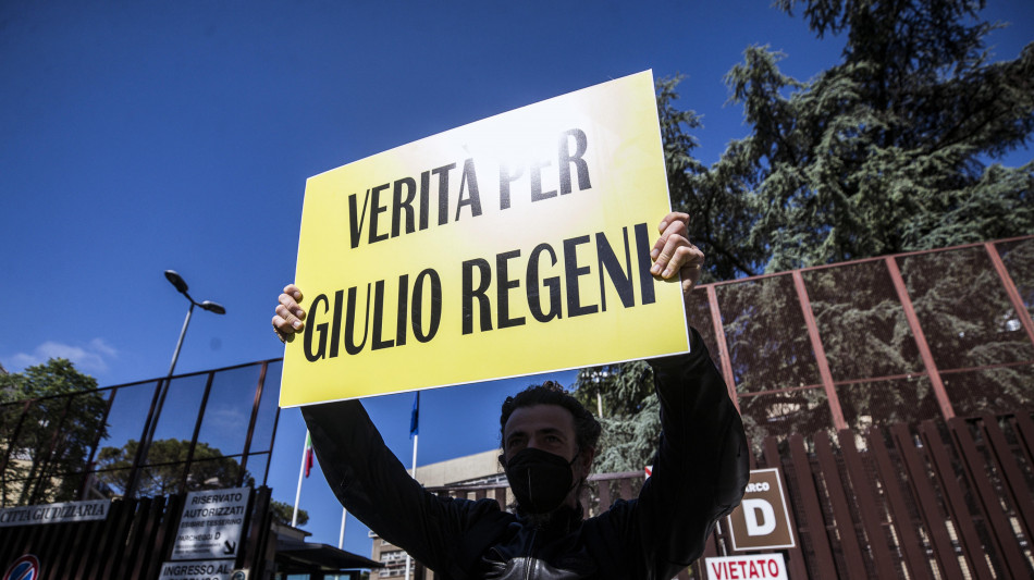 Pm, polizia Cairo port&ograve; documento Regeni in casa banda criminale