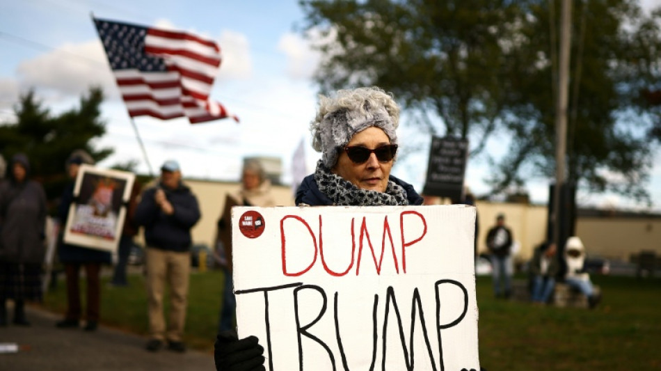  Across US, 'No Kings' events seek to boost early voting 