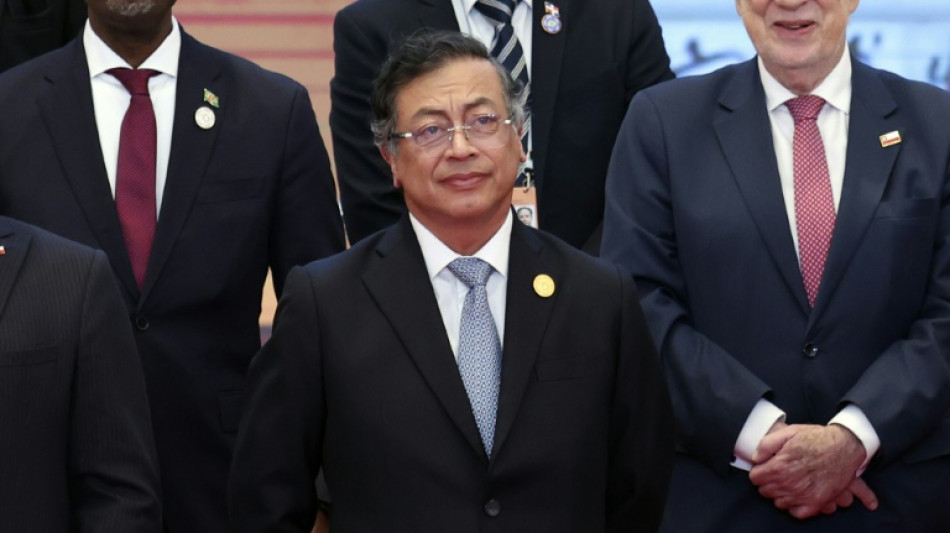 Col&ocirc;mbia consolida romance comercial com a China, mas corre risco de irritar EUA