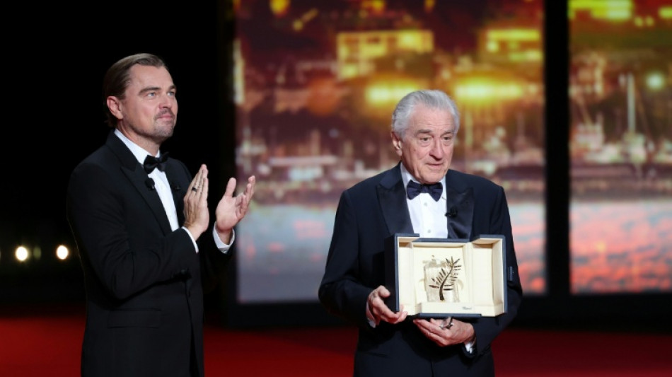 En Estados Unidos "estamos luchando encarnizadamente por la democracia", dice Robert de Niro en Cannes