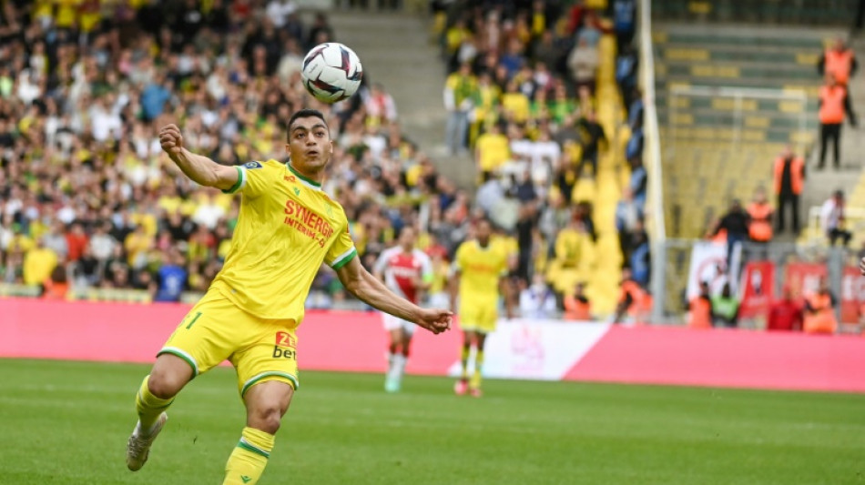 Nantes multar&aacute; jogador que se recusou a usar camisa contra a homofobia