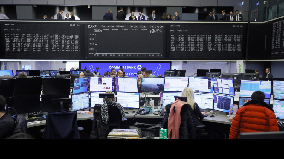  Borsa: Milano quasi azzera il calo (-0,15%) ma Europa debole malgrado i future Usa 