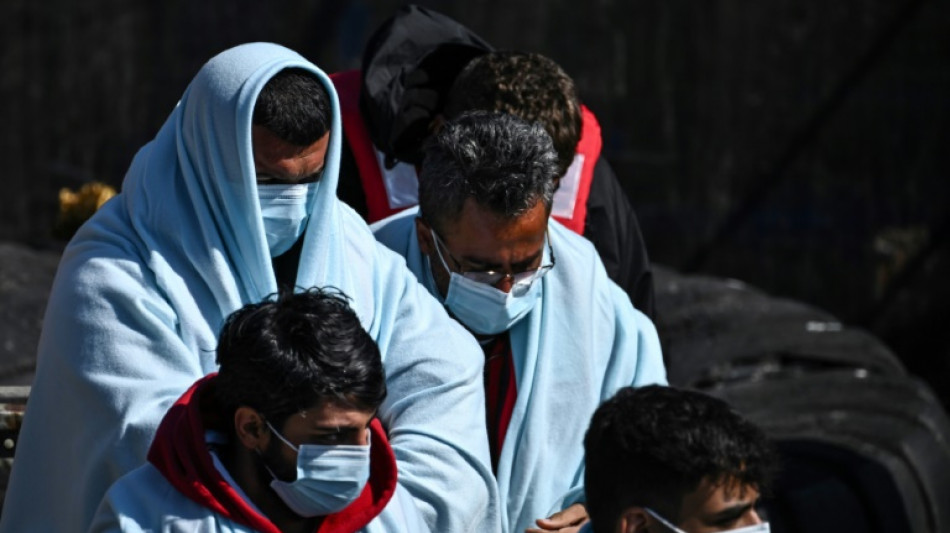 El n&uacute;mero de cruces ilegales del Canal de la Mancha ya supera el total de 2021