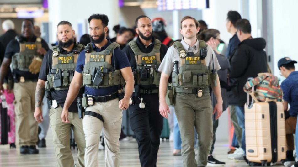  EUA envia agentes do ICE a aeroportos em meio a bloqueio or&ccedil;ament&aacute;rio 