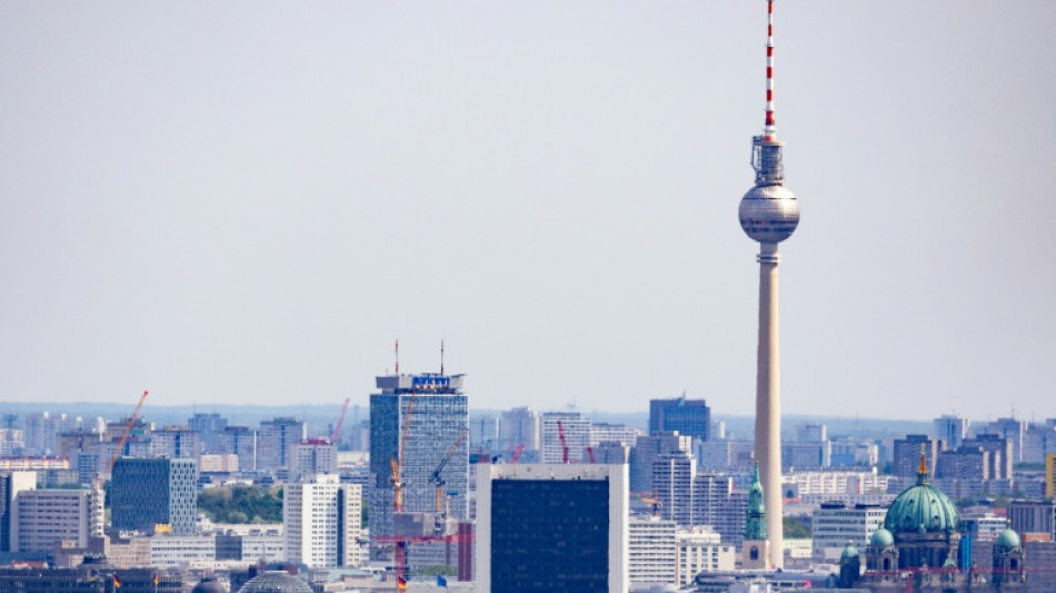 Polizist findet totes Baby auf Gehweg in Berlin