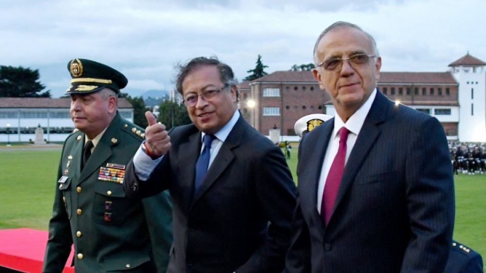 Colombie: Petro prend les r&ecirc;nes de l'arm&eacute;e, veut qu'elle oeuvre &agrave; "la paix"