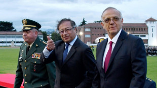 Colombie: Petro prend les r&ecirc;nes de l'arm&eacute;e, veut qu'elle oeuvre &agrave; "la paix"