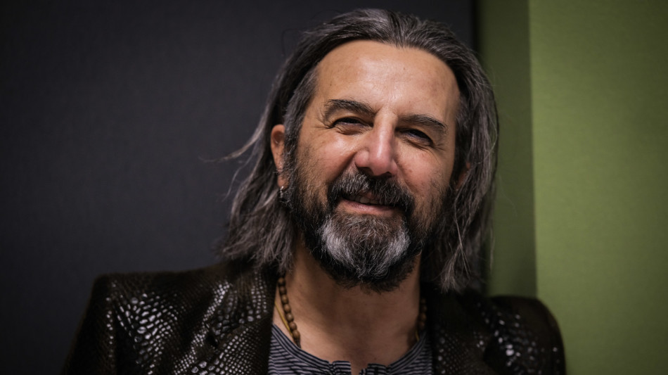 Omar Pedrini torna a teatro da regista con un nuovo progetto di teatro-canzone