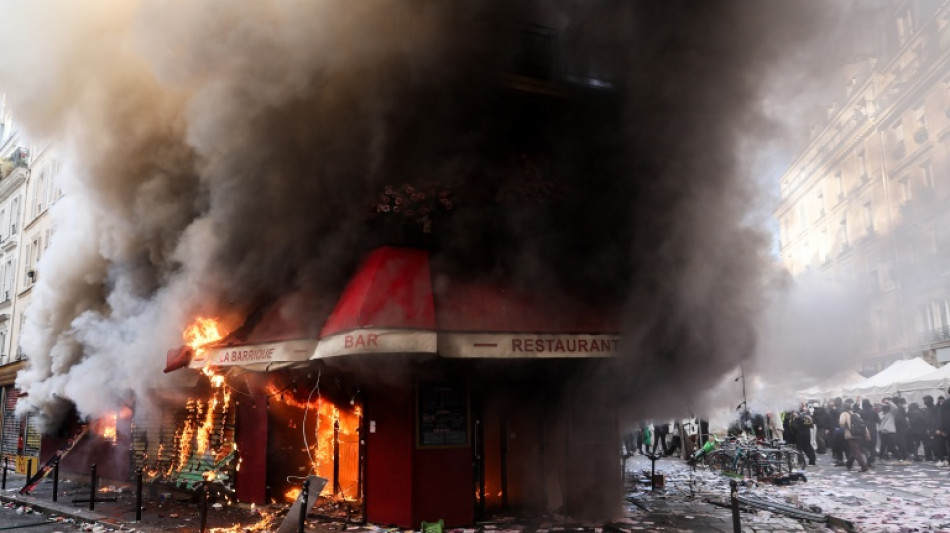  Looting, blazes and clashes in France amid nationwide protests 
