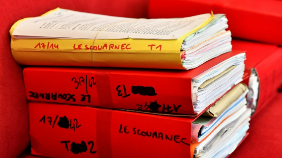 Fran&ccedil;a julgar&aacute; um cirurgi&atilde;o por agredir ou estuprar 299 v&iacute;timas, a maioria crian&ccedil;as