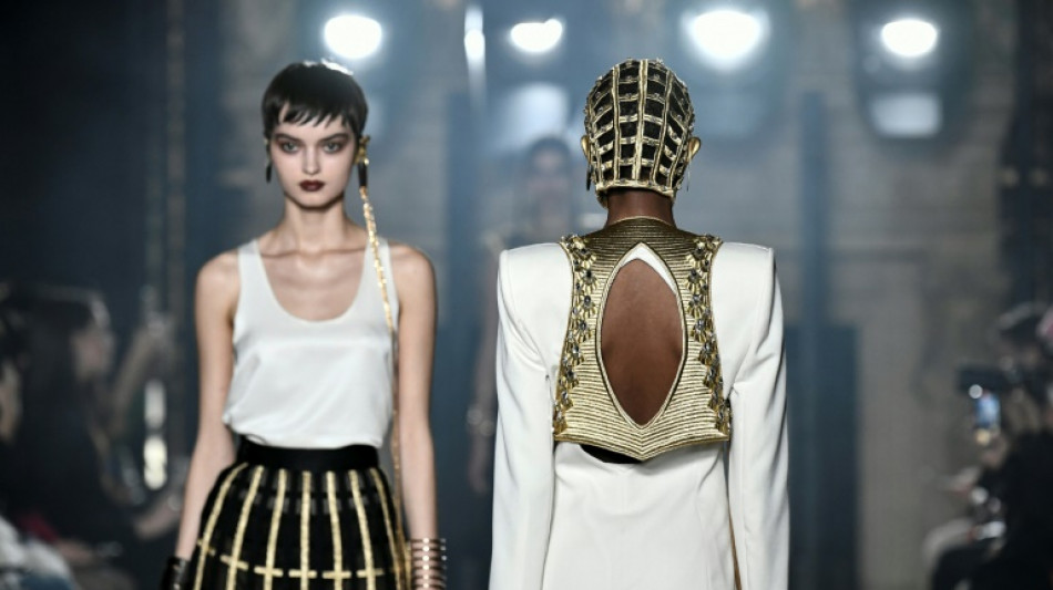 Sensualidad y salitre en la alta costura de la mano de Sara Chraibi y Juana Mart&iacute;n