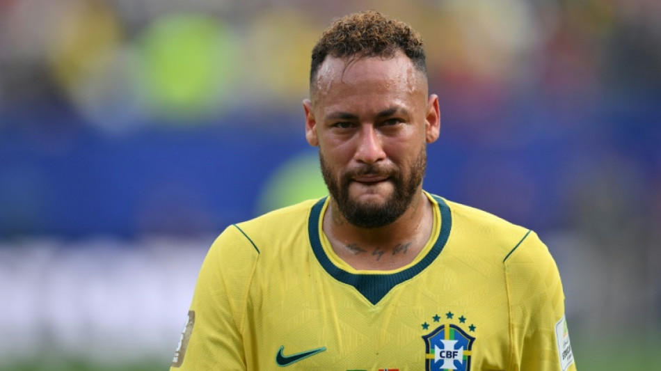  Neymar evita pensar en 2027, pero su pap&aacute; descarta que se retire 