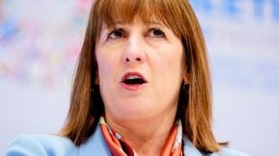 US stocks rise for 3rd straight day while British pound advances