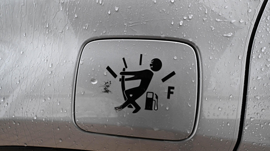 Codacons, il taglio delle accise deve essere almeno di 20 centesimi