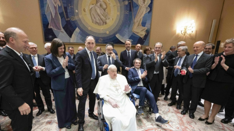 Papst empf&auml;ngt Krankenhauspersonal und bedankt sich f&uuml;r "sehr gute" Versorgung