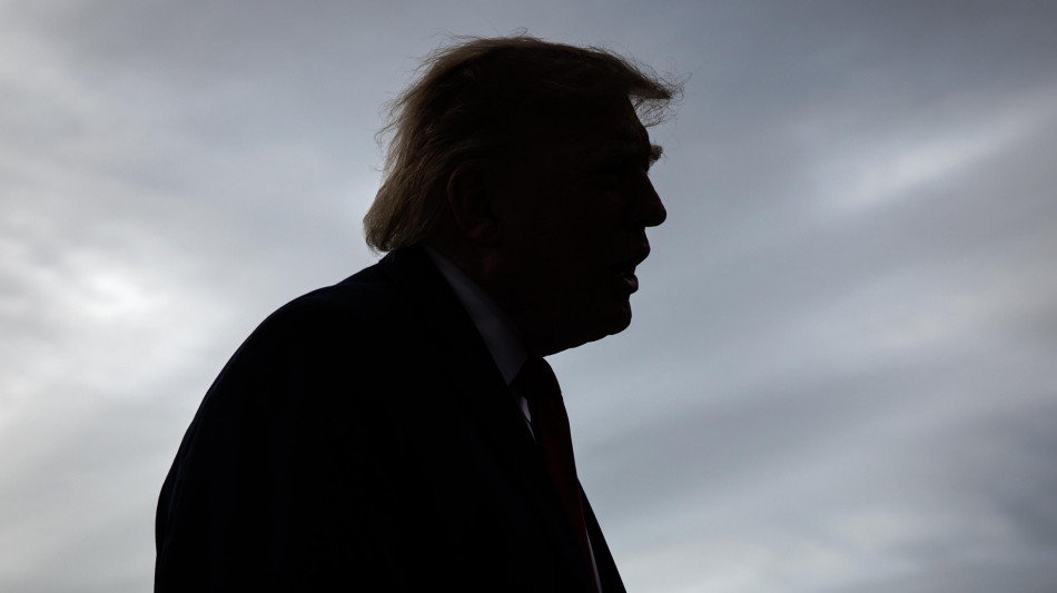  Axios, 'Trump terr&agrave; cena privata alla Casa Bianca con il ceo di Anthropic' 
