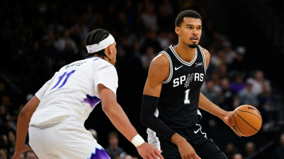  NBA : un grand Wemby arrache la victoire avec les Spurs, premier succ&egrave;s pour Miami 