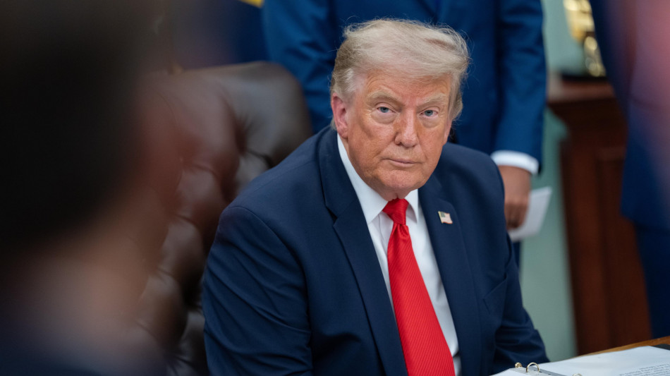  Trump, 'abbiamo molte munizioni, puniremo i divulgatori traditori' 