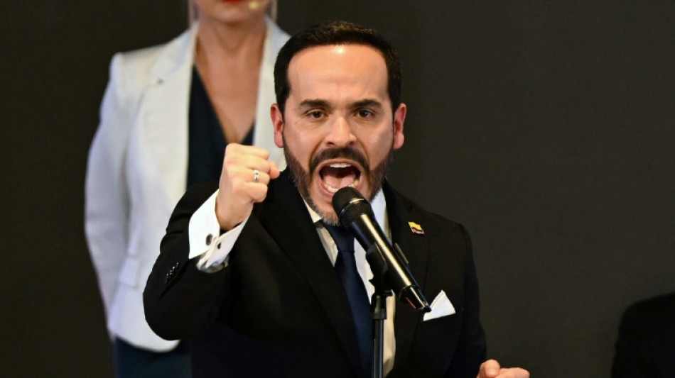  Presidente eleito da Col&ocirc;mbia acusa Petro de querer dar 'golpe de Estado' 