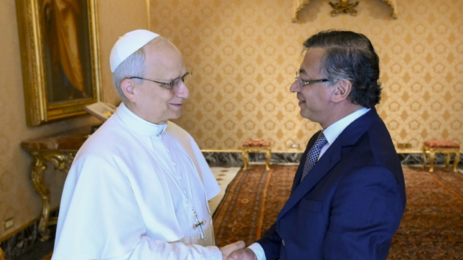 Petro propõe ao papa reativar diálogos de paz com ELN no Vaticano