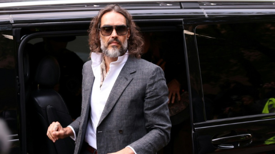  El actor Russell Brand asiste al inicio de su juicio por violaci&oacute;n en Reino Unido 