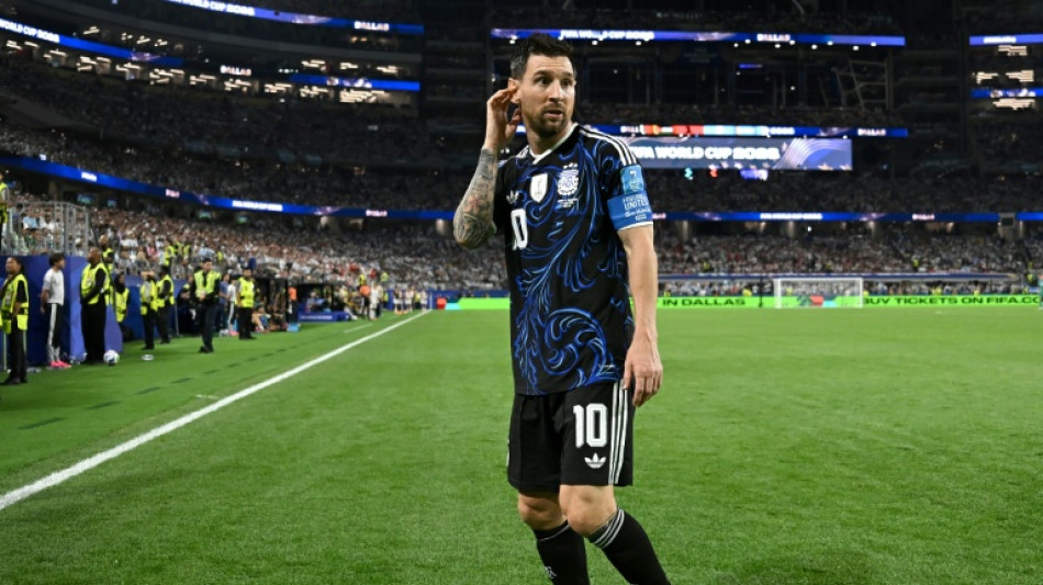  Com gol de Messi, Argentina vence Jord&acirc;nia (3-1) e fecha campanha 100% no Grupo J da Copa 
