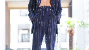 Vivienne Westwood sfila al bar per il suo ritorno a Milano