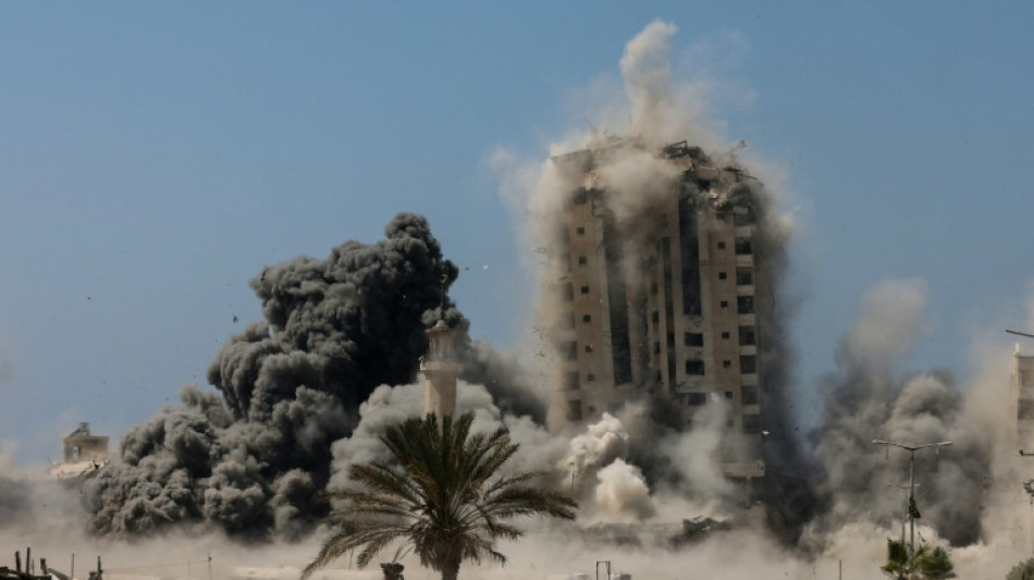 L'arm&eacute;e isra&eacute;lienne frappe une tour dans la ville de Gaza, au 700e jour de la guerre