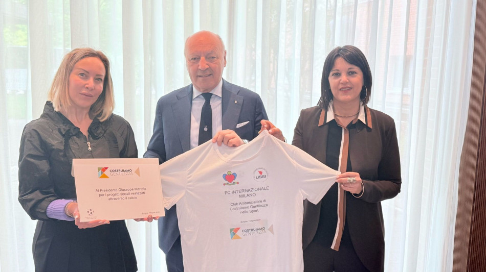 Calcio: all'Inter il premio "Costruiamo Gentilezza nello sport"